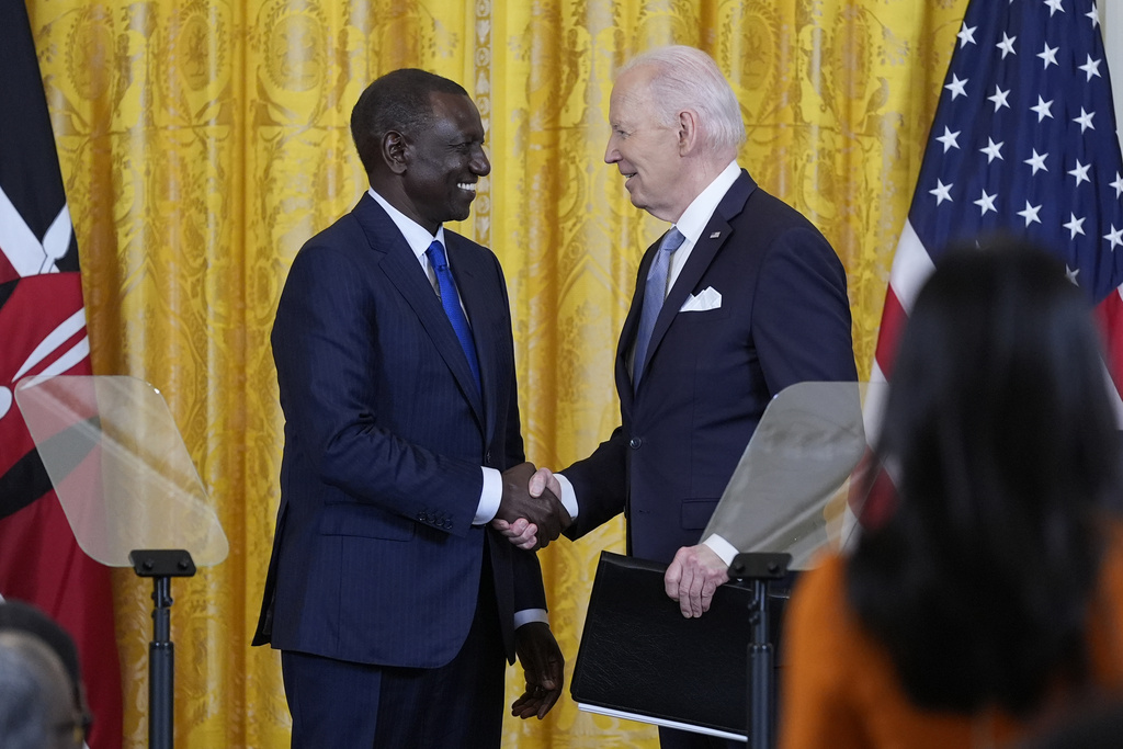 ΗΠΑ: Ο Μπάιντεν προάγει την Κένυα σε «μείζονα σύμμαχο» εκτός ΝΑΤΟ