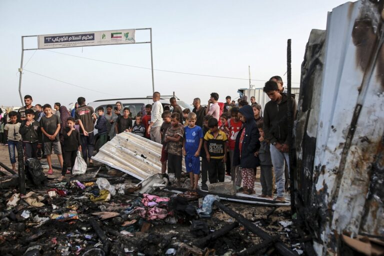 Tουλάχιστον 40 νεκροί σε ισραηλινό βομβαρδισμό στη Ράφα – Χτύπημα ακριβείας κατά της Χαμάς λέει το Ισραήλ
