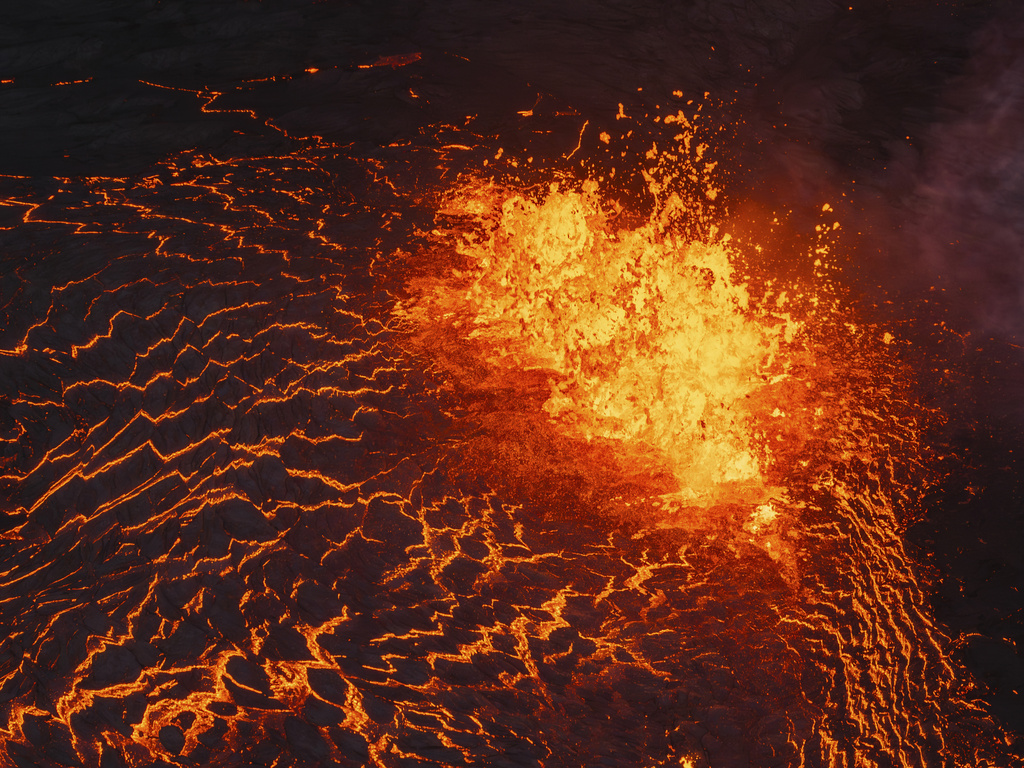 Ισλανδία: Το ηφαίστειο στη χερσόνησο Ρέικιανες εκτοξεύει λάβα και εκλύει καπνό για δεύτερη ημέρα