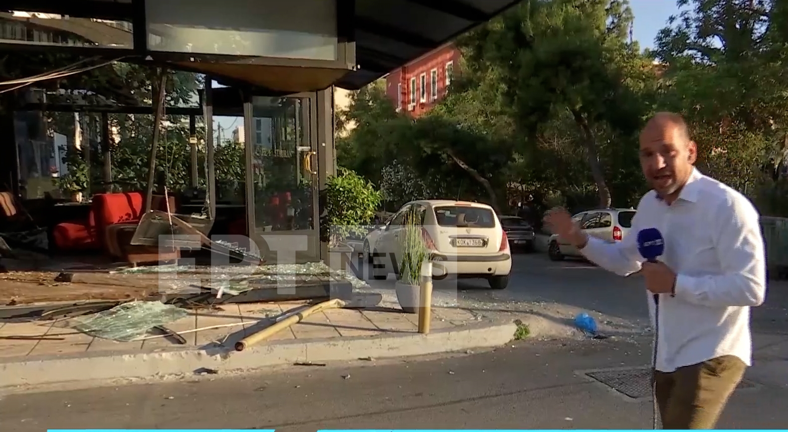ΙΧ έπεσε πάνω σε καφετέρια στη λεωφόρο Συγγρού – Δεν σημειώθηκαν τραυματισμοί, δείτε εικόνες από το σημείο
