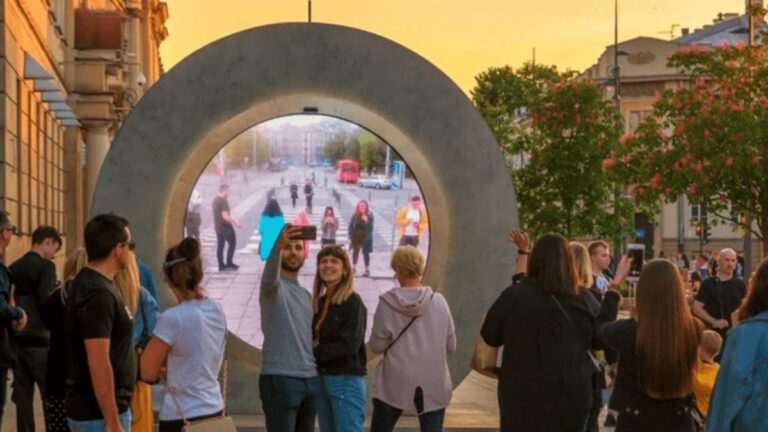 The Portal: Μια φουτουριστική «πύλη» συνδέει τη Νέα Υόρκη με το Δουβλίνο