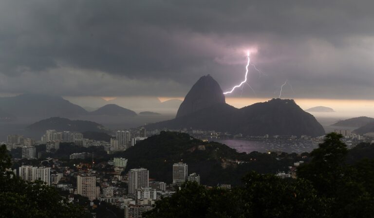 Βραζιλία: Πέντε νεκροί και 18 αγνοούμενοι εξαιτίας σφοδρών βροχοπτώσεις