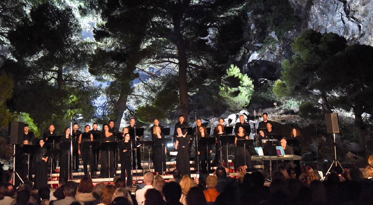 «Γράμματα στην πόλη»: Συναυλία της Χορωδίας της ΕΡΤ στην Αρχαία Κόρινθο με ελεύθερη είσοδο