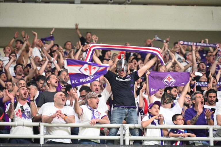 Οπαδοί της Φιορεντίνα έσπασαν καθίσματα στην ΑΕΚ Arena μετά τον τελικό