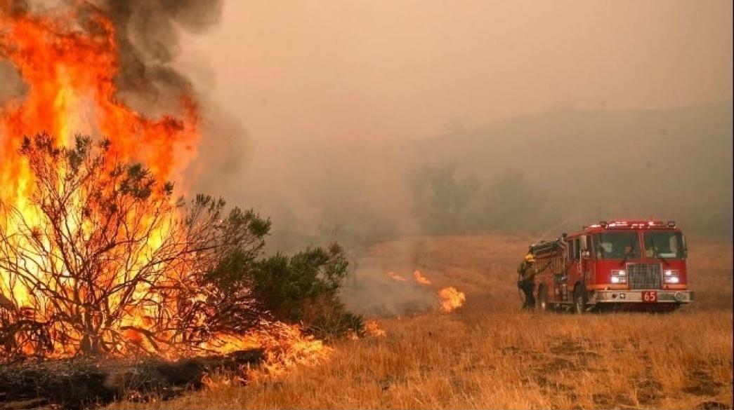 Καναδάς: Χιλιάδες άνθρωποι απομακρύνονται εσπευσμένα από τα σπίτια τους εξαιτίας πυρκαγιών