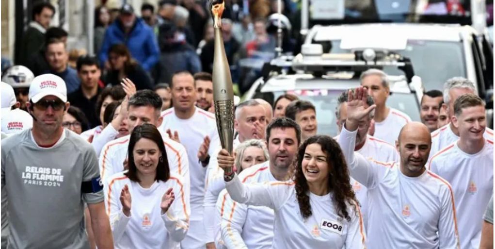 Olympic_Flame_France_2024