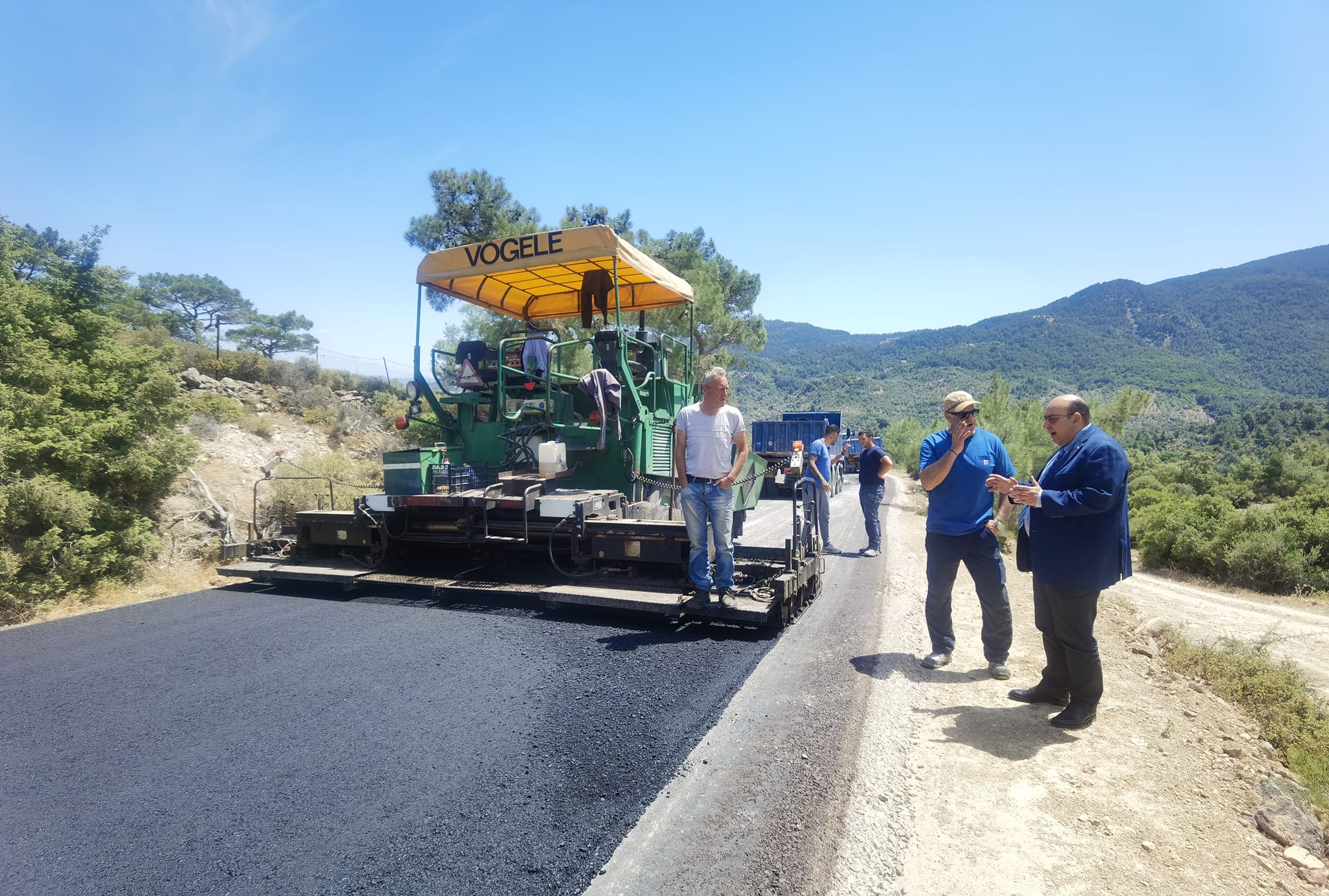 Λέσβος: Εργασίες ασφαλτόστρωσης στον δρόμο Ποταμιάς – Δημοπρατείται ο δρόμος Καλό Λιμάνι-Αρχαία Άντισσα