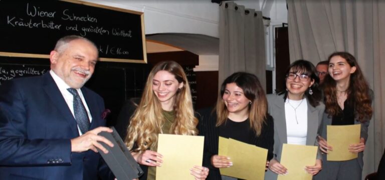 Διεθνής Διαγωνισμός Εικονικής Δίκης: Τα «χρυσά» κορίτσια της Νομικής Αθηνών στο ΕΡΤNews