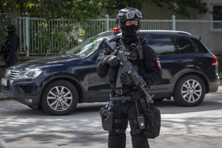 Προφυλακιστέος κρίθηκε ο 70χρονος κατηγορούμενος για την απόπειρα δολοφονίας του Σλοβάκου πρωθυπουργού