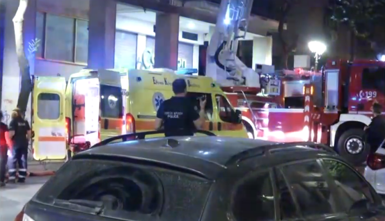 Φωτιά σε διαμέρισμα στο κέντρο τη Αθήνας: Νεκρά εντοπίστηκαν δύο αδέλφια