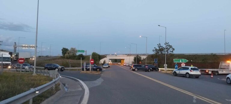 Συναγερμός για πυρκαγιά σε φορτηγό εν κινήσει σε σήραγγα στην Εγνατία – Διακοπή κυκλοφορίας (βίντεο)