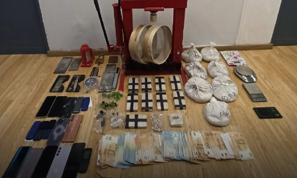 ΕΛΑΣ: Εξαρθρώθηκε εγκληματική οργάνωση που διακινούσε ηρωίνη στην Αττική (video)