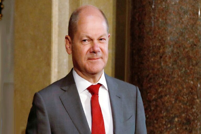 Όλαφ Σολτς: Υποσχέθηκε την αλληλεγγύη του κράτους στην περιοχή που επλήγη από τις βροχοπτώσεις
