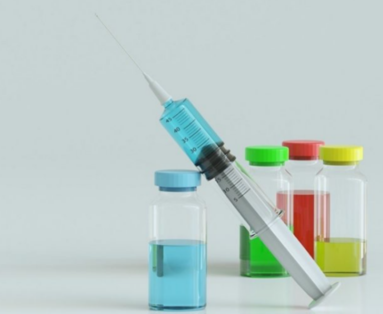 Βρετανία: Ξεκινά ο εμβολιασμός για χιλιάδες καρκινοπαθείς – Στιγμή ορόσημο στον αγώνα κατά της επάρατης νόσου