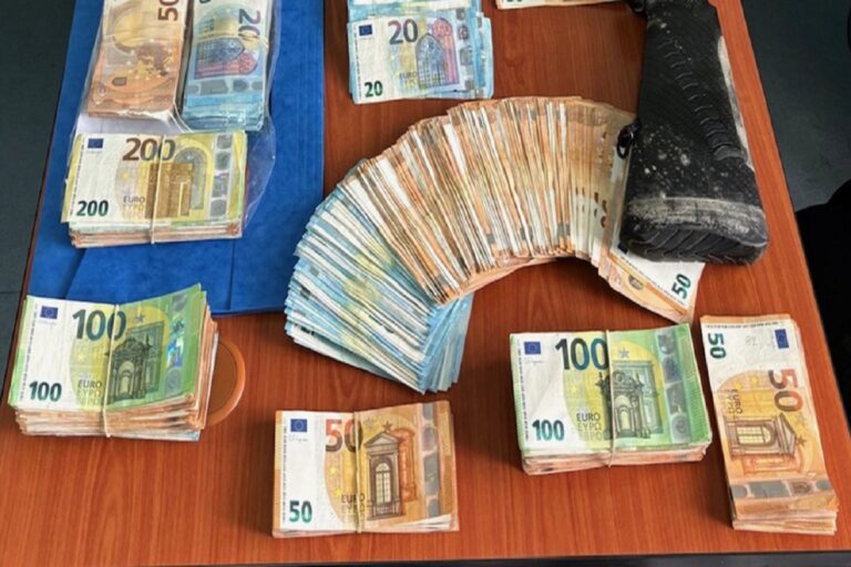 Χαλκίδα: Χειροπέδες στην Διευθύντρια και μία υπάλληλο, ελεύθεροι με όρους άλλοι πέντε – Βίντεο ντοκουμέντο του ΕΡΤNews από τη δράση τους