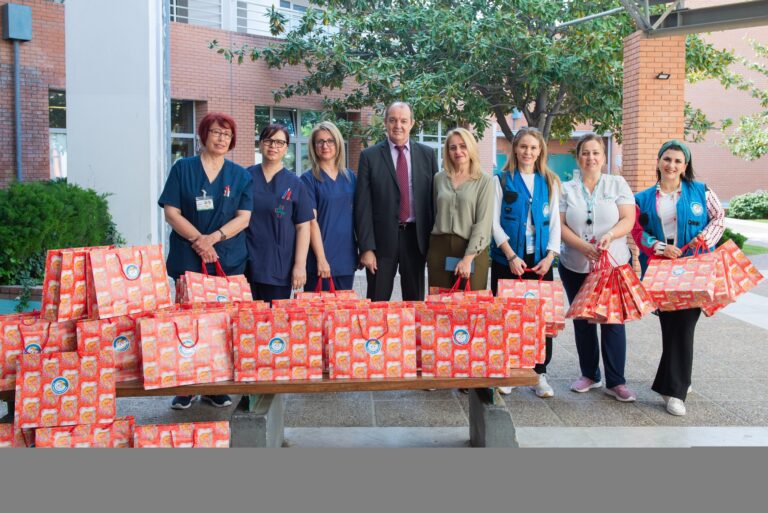 Θεσσαλονίκη: Πασχαλινά δώρα στα παιδιά που νοσηλεύονται στο νοσοκομείο Παπαγεωργίου