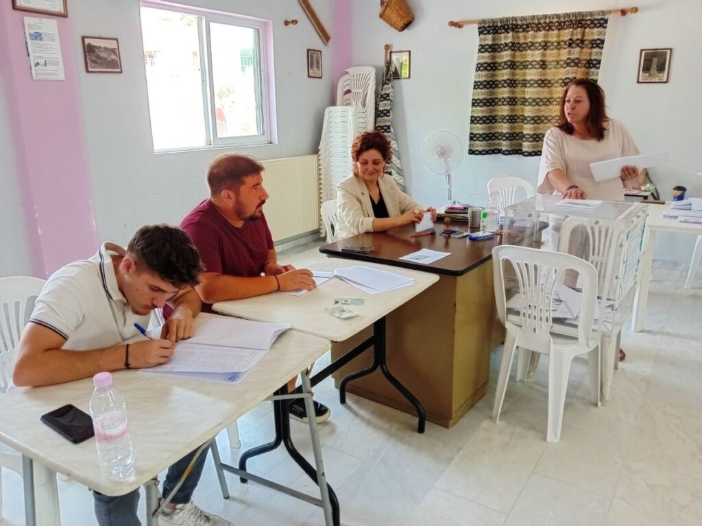 Στην Άζωρο Ελασσόνας παππούς 91 ετών μαζί στην κάλπη με εγγονό και δισέγγονο του