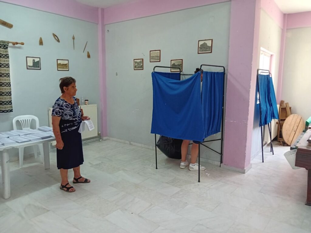 Στην Άζωρο Ελασσόνας παππούς 91 ετών μαζί στην κάλπη με εγγονό και δισέγγονο του