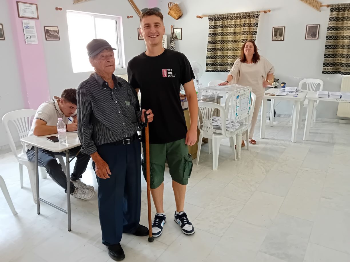 Στην Άζωρο Ελασσόνας παππούς 91 ετών μαζί στην κάλπη με εγγονό και δισέγγονο του