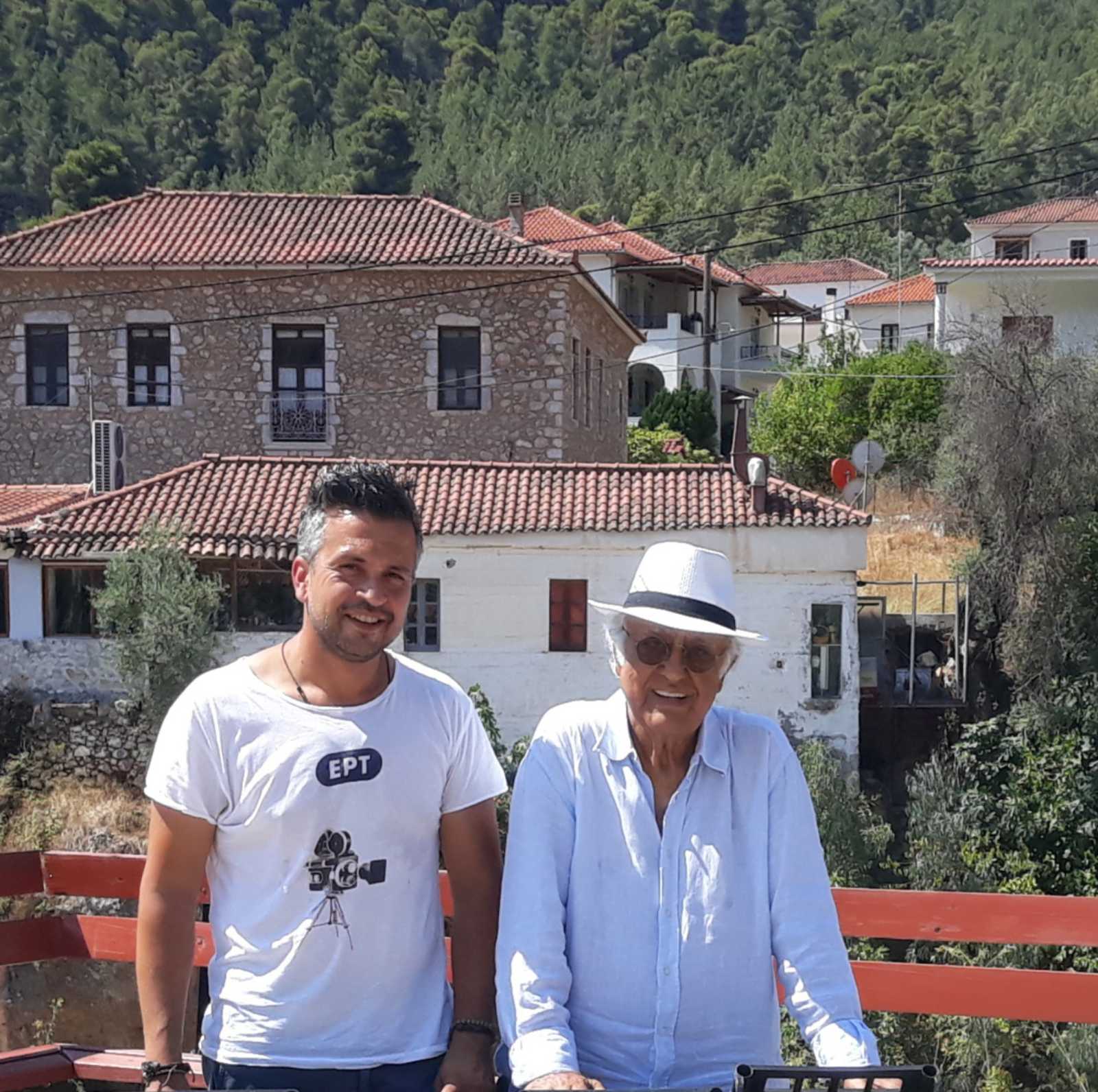 Υπο το βλέμμα του Τάσου Μπιρσίμ