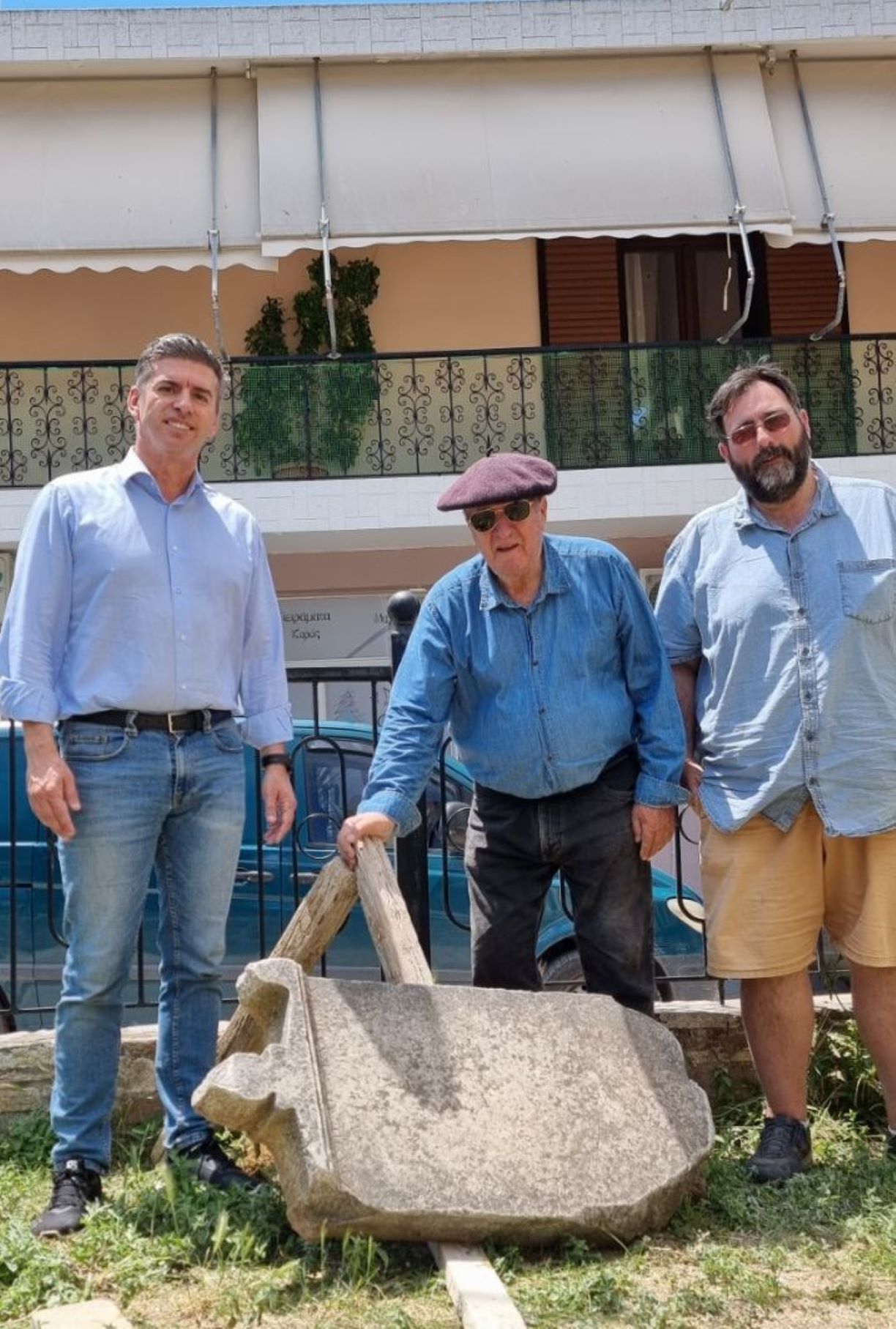Κοκκινόγι Ελασσόνας και Δαμάσι Τυρνάβου επισκέφθηκε ο αρχαιολόγος Μπρούνο Ελί