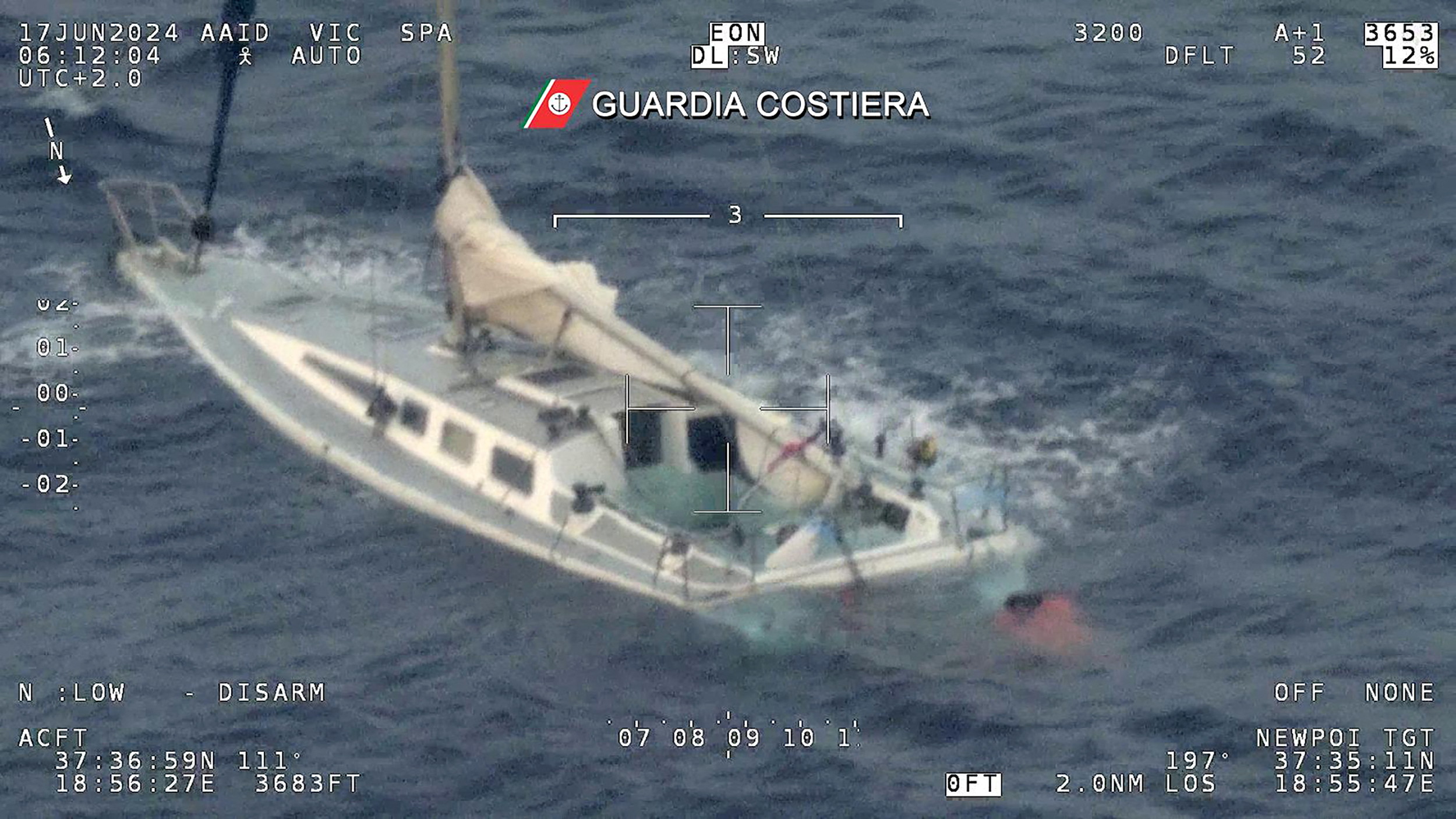 10 migrants dead, dozens missing after two shipwrecks off Italy