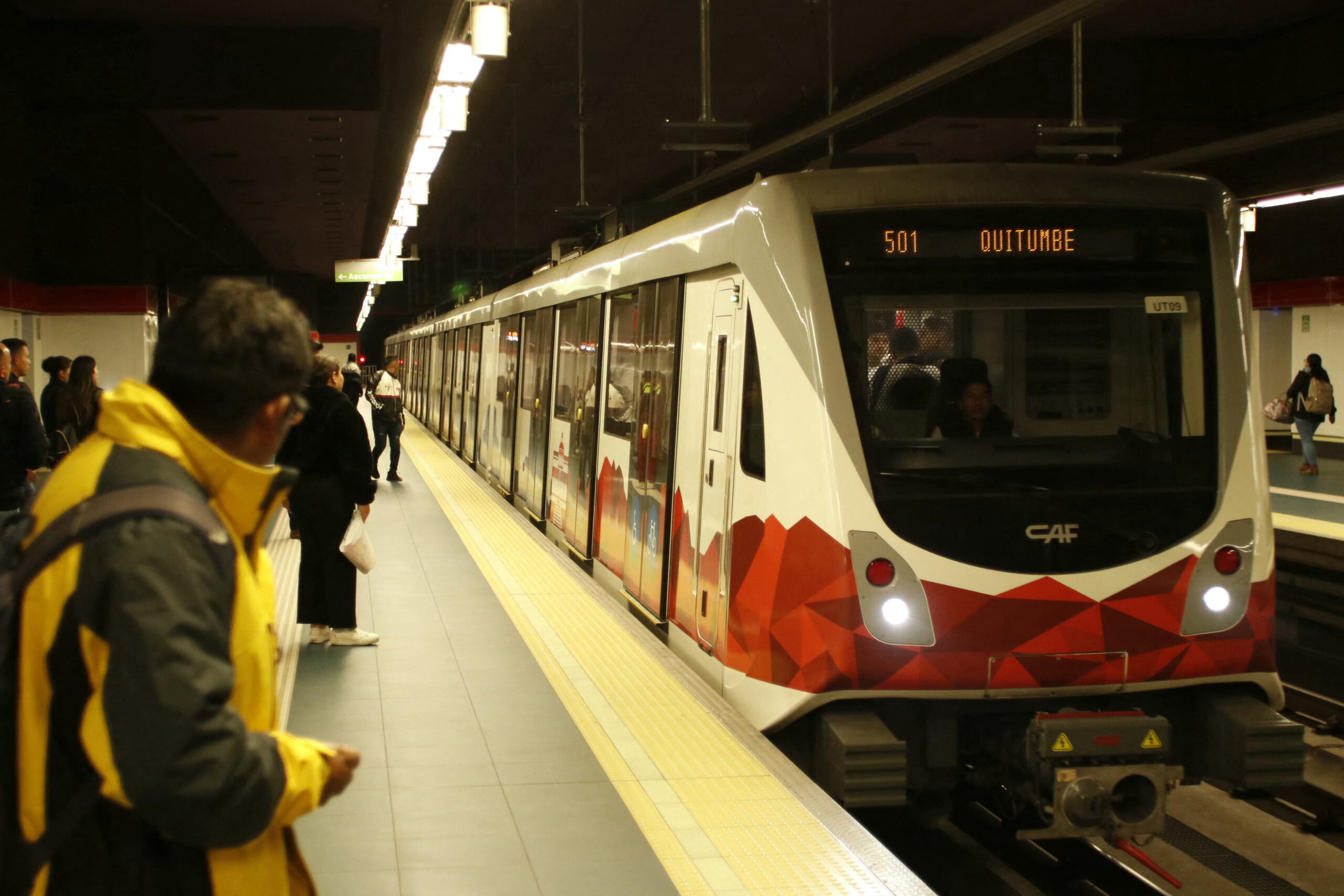 Αποκαταστάθηκε κατά το 95% η ηλεκτροδότηση στον Ισημερινό