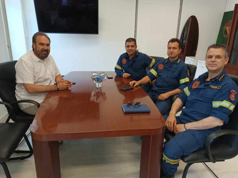 Φλώρινα: Συνάντηση του Δημάρχου με τον νέο Διοικητή Πυροσβεστικής Υπηρεσίας