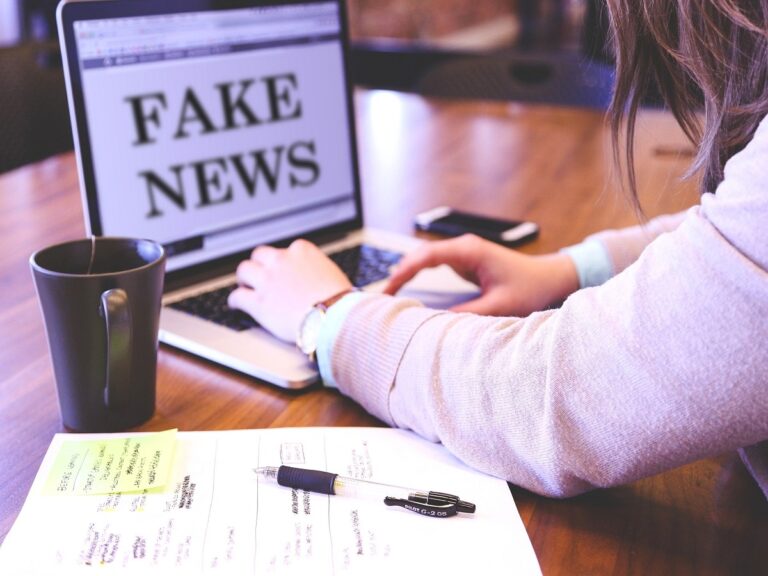 Τι προβλέπει ο ευρωπαϊκός κανονισμός κατά της παραπληροφόρησης – Οι 27 χώρες μέλη θα τον εφαρμόσουν πλήρως τον Αύγουστο του 2025