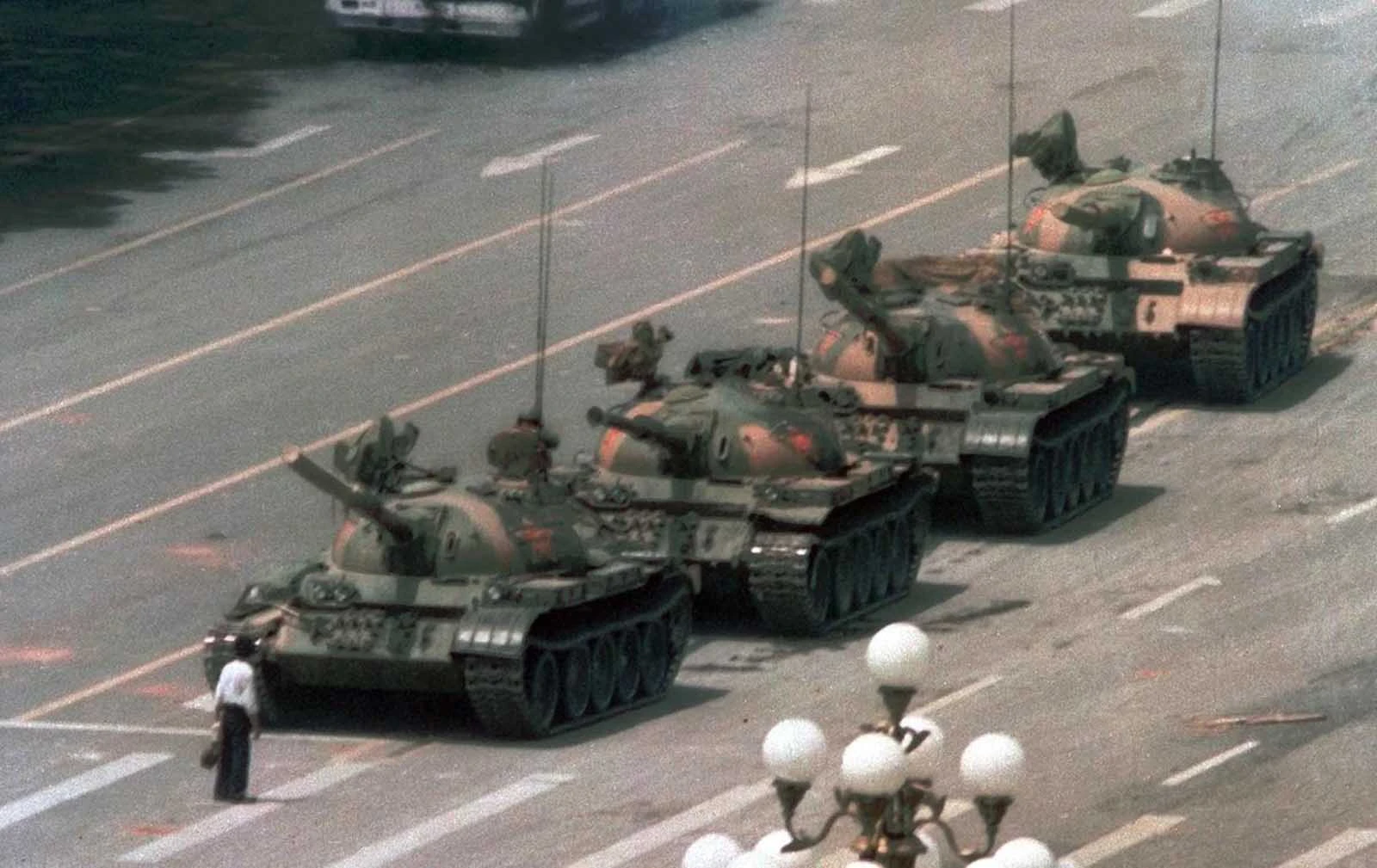 13923-tiananmen_square_protests_1989_1