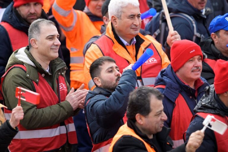 Διεθνής Συνομοσπονδία Συνδικαλιστικών Ενώσεων: Τα δικαιώματα των εργαζομένων εξασθενούν ταχύτερα στην Ευρώπη