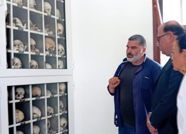 Από το Μεξικό στο Δίστομο – Επίσκεψη για εμπορική συνεργασία αλλά και ενημέρωσης για το Ολοκαύτωμα του 1944