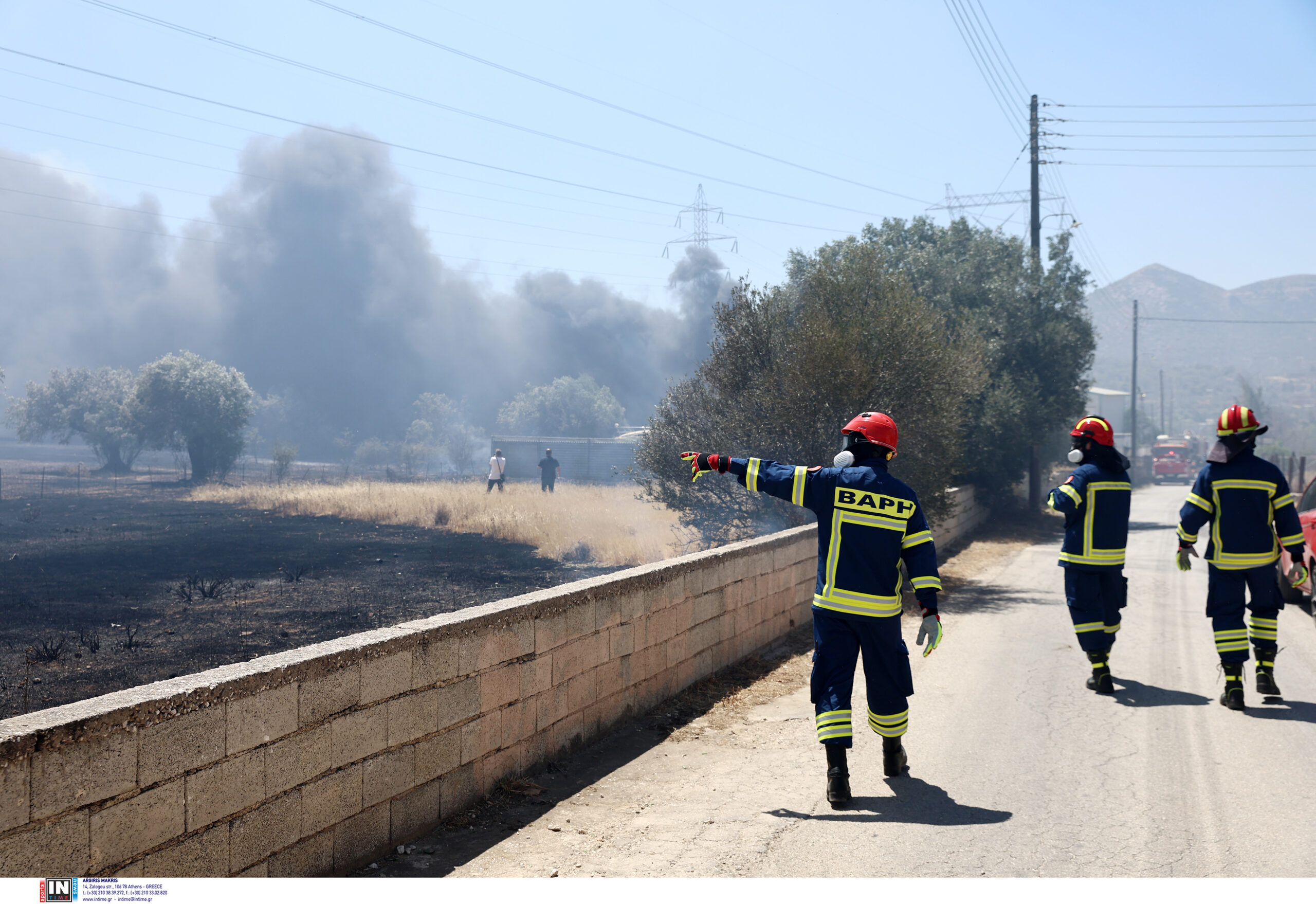 Φωτιά στη Βάρης – Κορωπίου: Νέο μήνυμα 112 στους κατοίκους – Εκκενώνουν τον ιππικό όμιλο και σχολεία