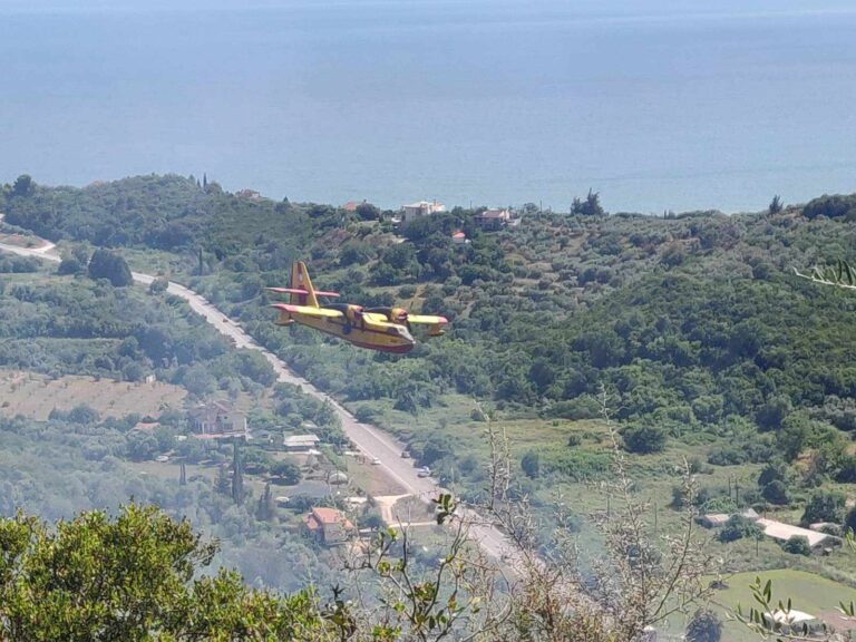Υπό πλήρη έλεγχο η φωτιά στο Μενίδι Αμφιλοχίας