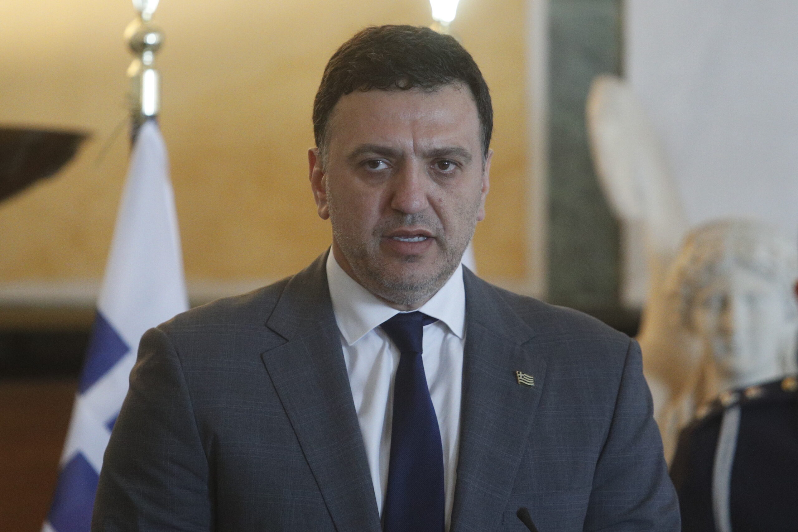 Σύρος: Δέσμευση Κικίλια για μη αύξηση ακτοπλοϊκών εισιτηρίων και επικείμενες μειώσεις στα ταχύπλοα