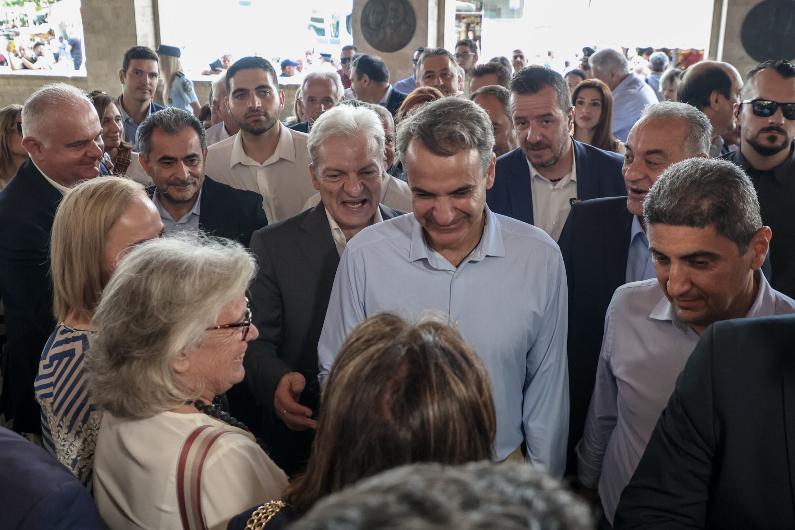 ΕΠΙΣΚΕΨΗ ΤΟΥ ΠΡΩΘΥΠΟΥΡΓΟΥ ΚΥΡΙΑΚΟΥ ΜΗΤΣΟΤΑΚΗ ΣΕ ΗΡΑΚΛΕΙΟ ΚΑΙ ΡΕΘΥΜΝΟ (ΣΤΕΦΑΝΟΣ ΡΑΠΑΝΗΣ / EUROKINISSI)
