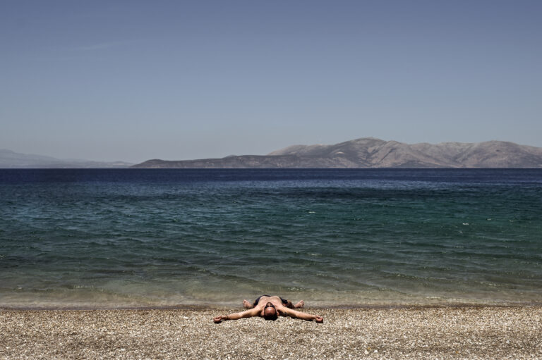 Καιρός: Σκαρφαλώνει στους 36° C η θερμοκρασία – Πρόσκαιρες νεφώσεις από το μεσημέρι