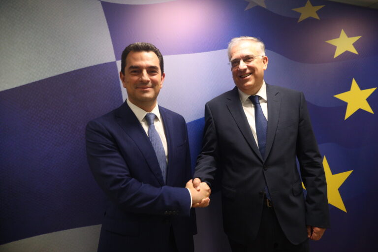 Άλλαξε χέρια το υπουργείο Ανάπτυξης – Θεοδωρικάκος: Το κέρδος είναι θεμιτό, η αισχροκέρδεια όχι και οφείλουμε να παταχθεί χωρίς συμβιβασμούς