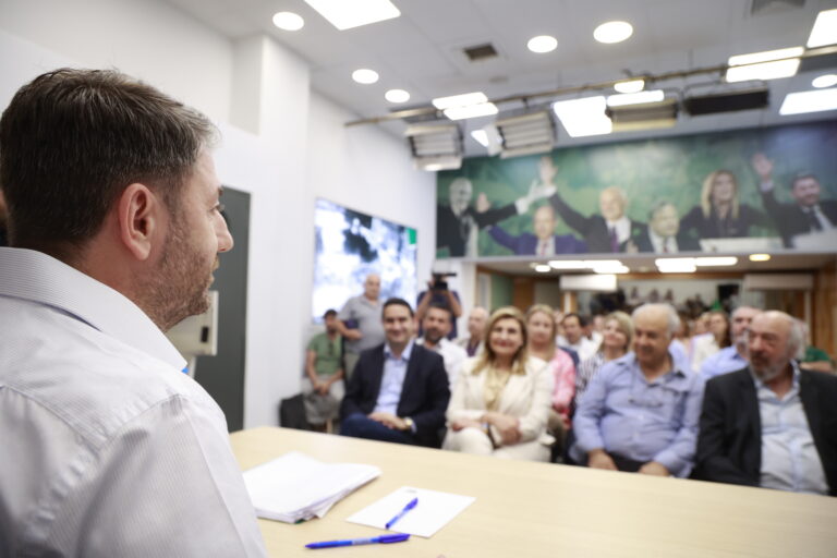 ΠΑΣΟΚ: Στις 30 Ιουνίου οι κρίσιμες αποφάσεις –  Προσφυγή στη βάση ζητούν ιστορικά στελέχη