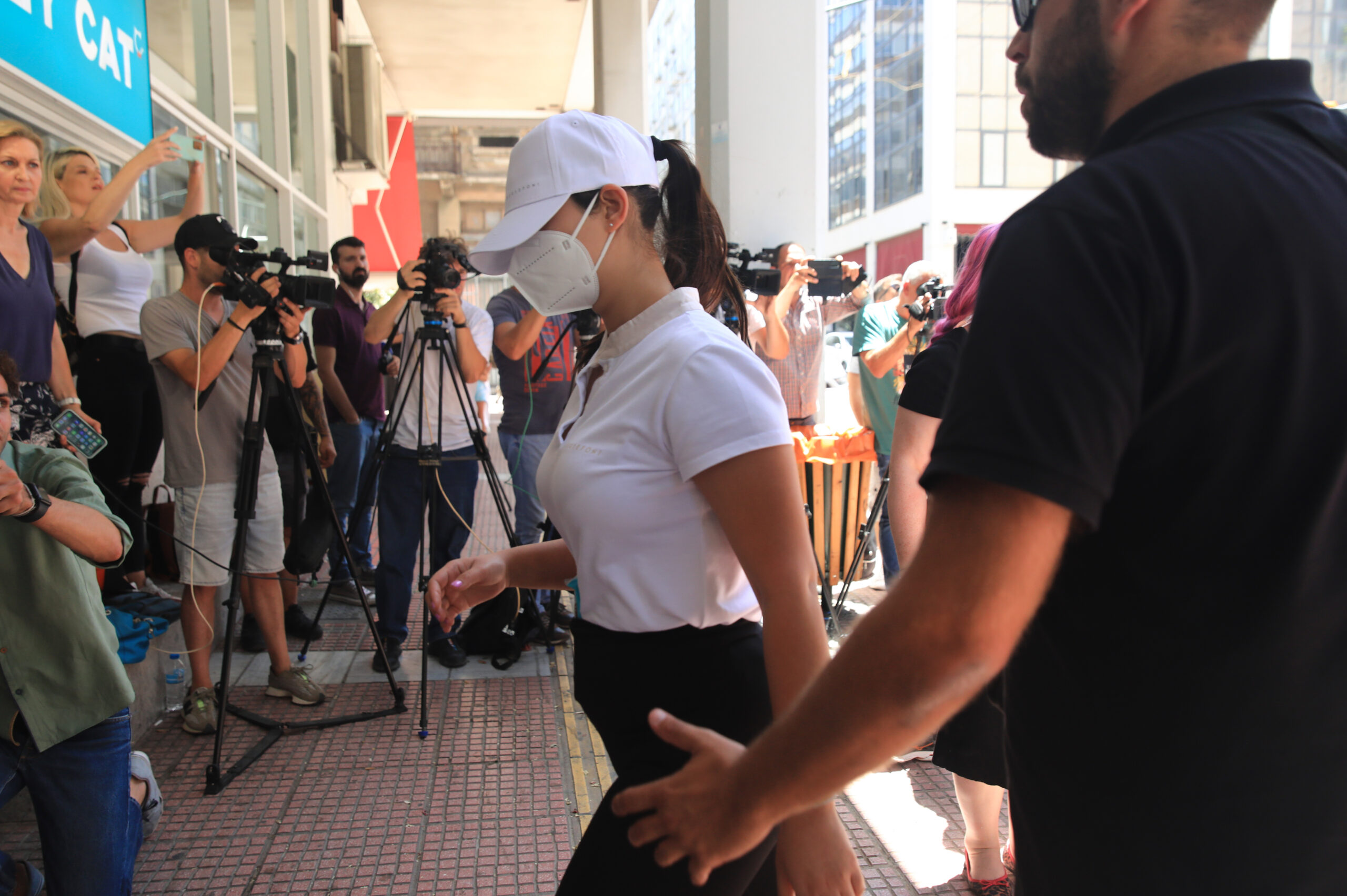 ‘Υδρα: Αναμένεται το πόρισμα της Προανακριτικής για τους 13 συλληφθέντες που κατηγορούνται για εμπρσημό