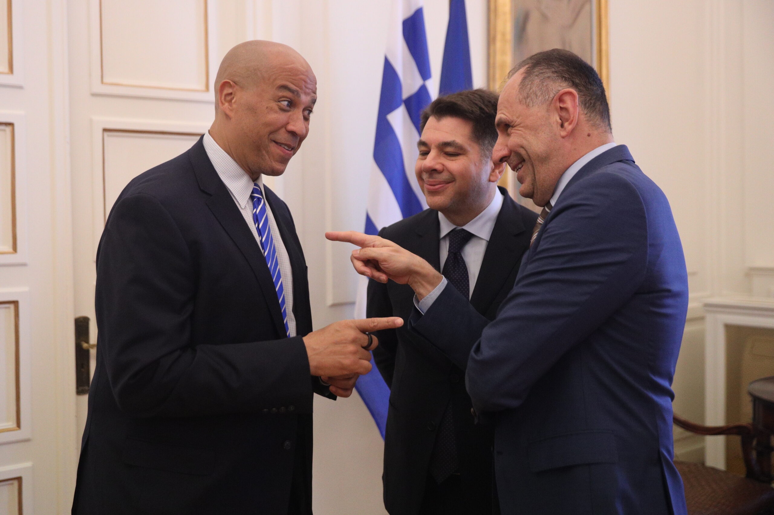 Συνάντηση του ΥΠΕΞ Γ. Γεραπετρίτη με τον Αμερικανό Γερουσιαστή Cory Booker – Στο επίκεντρο οι μεγάλες διεθνείς κρίσεις