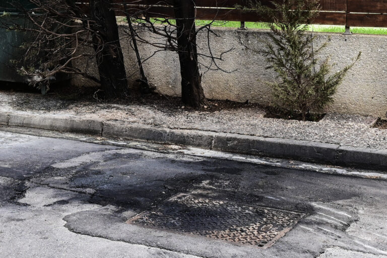 Νέα Ιωνία: Συναγερμός για άνδρα που έβαζε φωτιές πετώντας «μολότοφ» απ’ το μπαλκόνι του