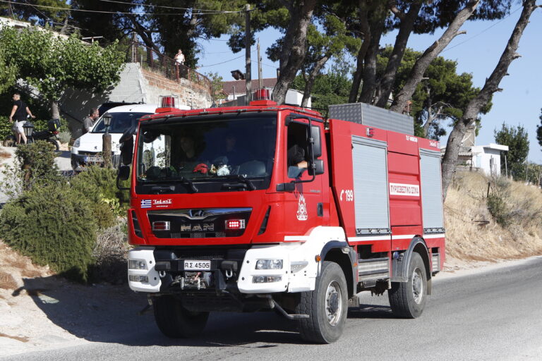 Φωτιά στην Πάρνηθα – Χωρίς ενεργό μέτωπο μετά από συντονισμένη επιχείρηση