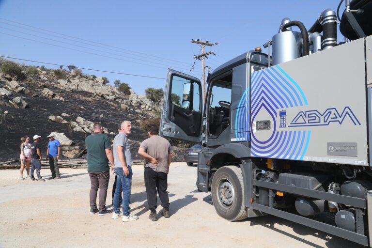 Περιορίστηκαν άμεσα και τα τρία μέτωπα στη Λάρισα – Σε επιφυλακή δυνάμεις της Πυροσβεστικής