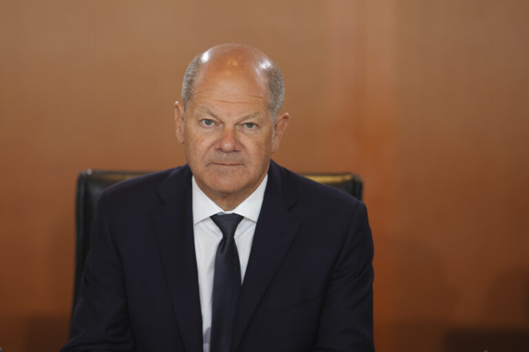 Όλαφ Σολτς: Θα υπερασπιστούμε κάθε τετραγωνικό εκατοστό της επικράτειας του ΝΑΤΟ
