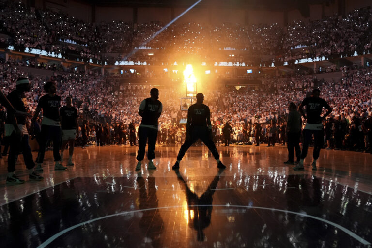 ΗΠΑ: Συμφωνία 76 δισ. προαναγγέλει το NBA για «κοινό μέλλον αθλητισμού και τηλεόρασης»