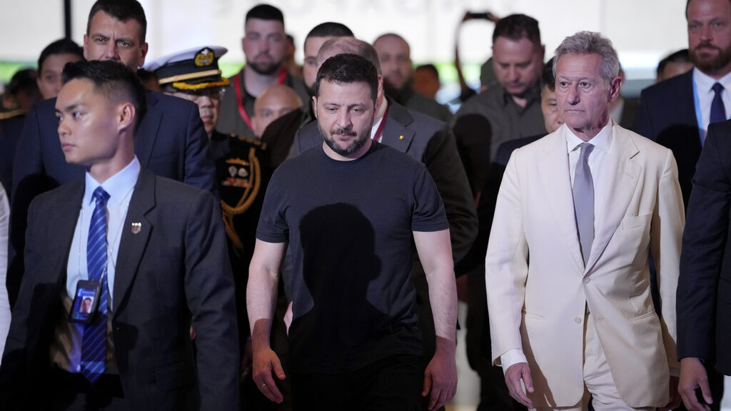 Ουκρανία: Ο Ζελένσκι συναντήθηκε με ηγέτες κρατών στη Σιγκαπούρη στο πλαίσιο του Διαλόγου του Σάνγκρι- Λα