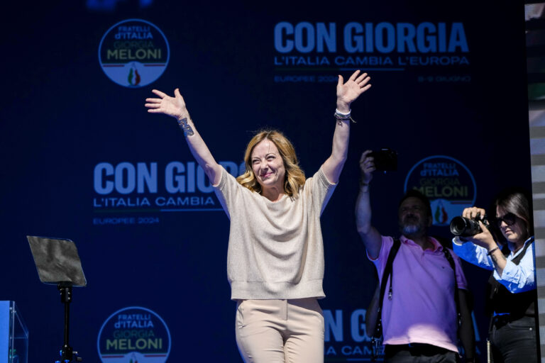 Ιταλία: Σαρωτική η νίκη της Τζόρτζια Μελόνι – Επιστροφή του δικομματισμού