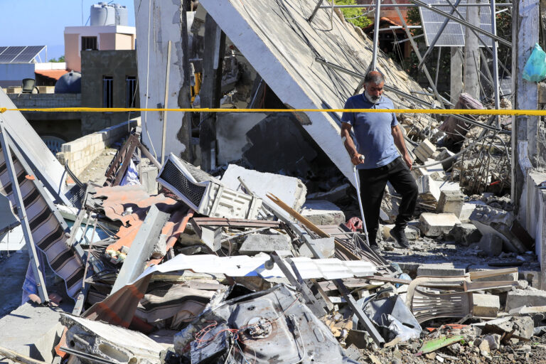 Οι ισραηλινές ένοπλες δυνάμεις λένε πως η Χεζμπολάχ «μας φέρνει στο χείλος της κλιμάκωσης»