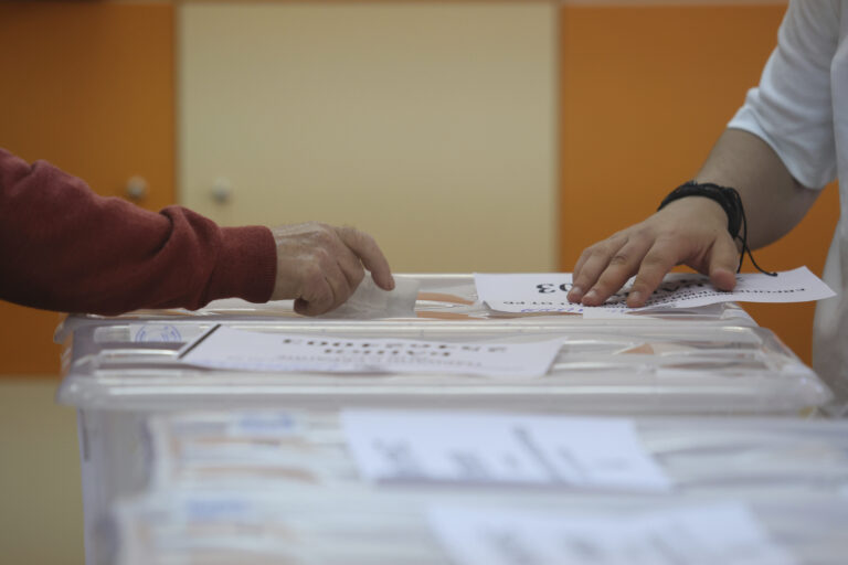 Εxit poll – Αυστρία: Μεγάλο προβάδισμα για το ακροδεξιό κόμμα FPO στις ευρωεκλογές – Στους χαμένους το Λαϊκό και το Σοσιαλιστικό Κόμμα